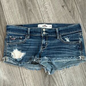 Junior Hollister Distressed Denim Shorts size 7 28